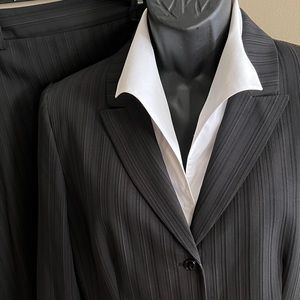 Tahari business suit skirt and blazer shirt not included